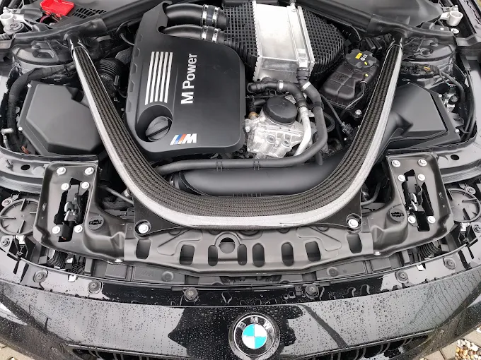 Silnik BMW M Power w serwisie